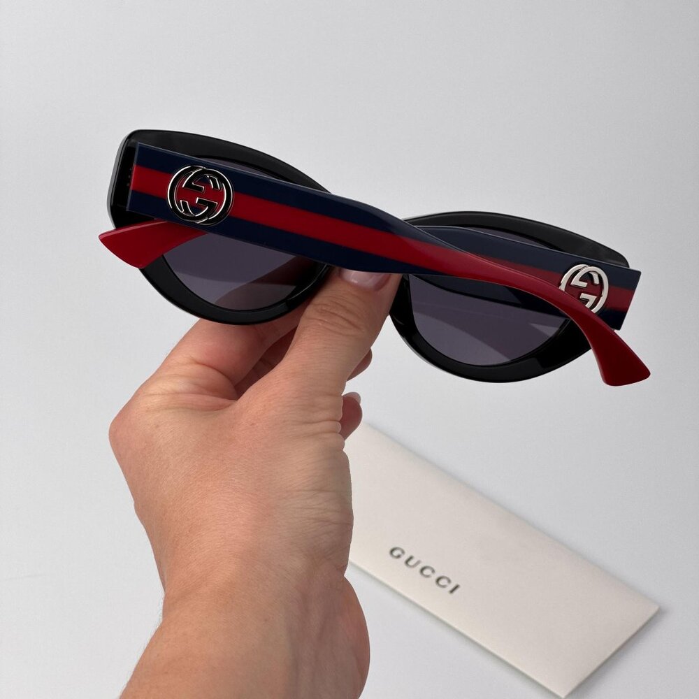 Gucci GG1862S Sunglasses – Black Cat Eye Frame Violet Lenses | Model GG1862S 004 - Picture 3 of 11